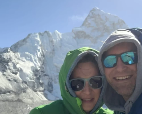 Couple Trip To Everest